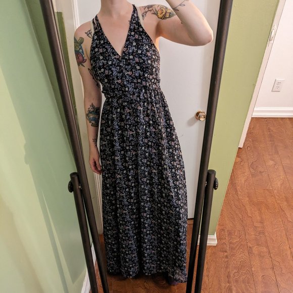 Beautiful Floral Formal Maxi Dress - Picture 2 of 6